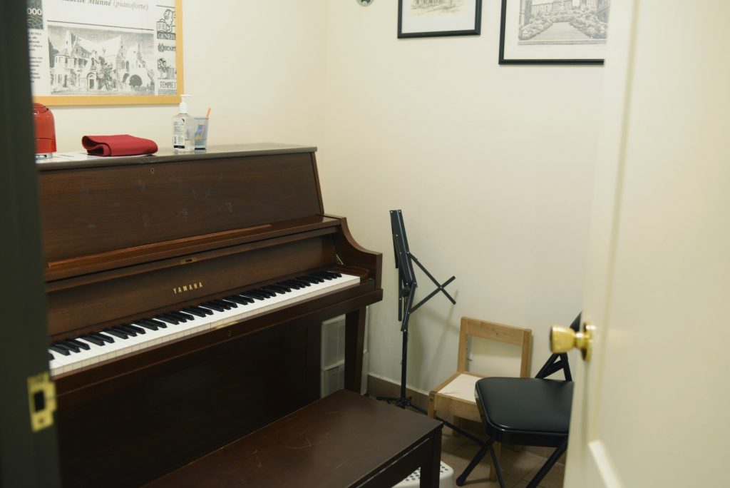belle arti piano room 1